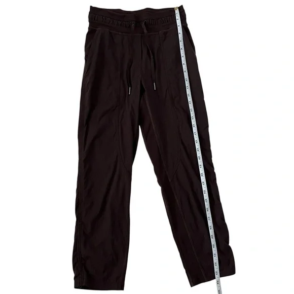 Lululemon‎ Dance Studio Mid-Rise Crop 25" in Chocolate Brown Size 2 - Picture 10 of 13